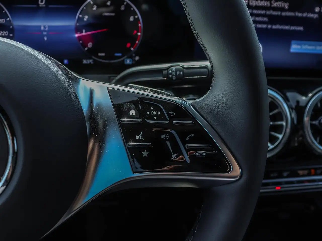 Mercedes-Benz GLA снимка Mercedes-Benz GLA