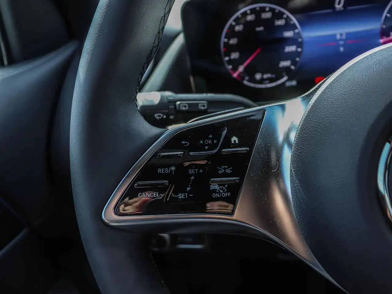 Mercedes-Benz GLA снимка Mercedes-Benz GLA