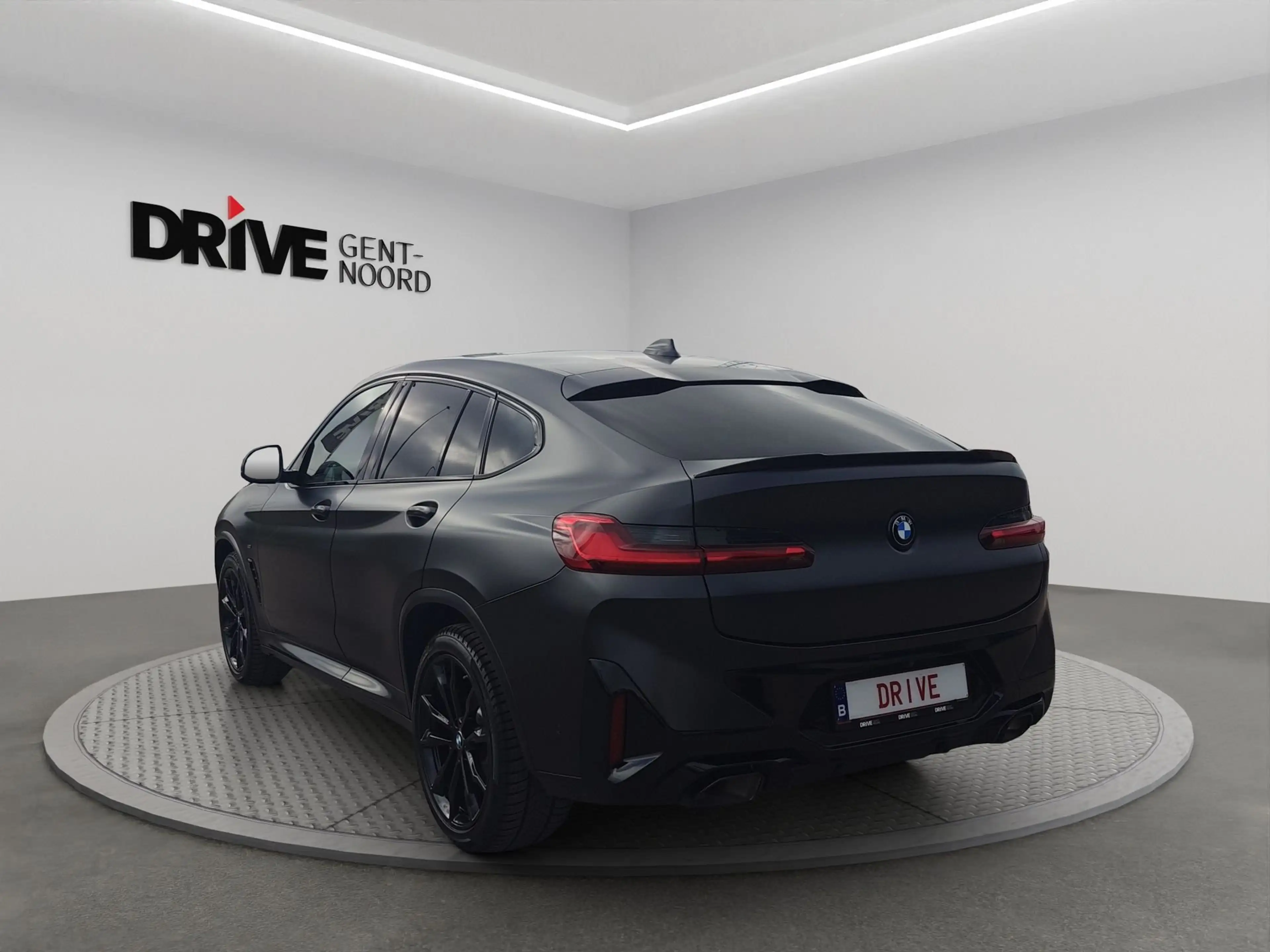 BMW X4 xDrive30i AT M-Sport *Memory/Pano/App Connect/360 Camera* — photo 3