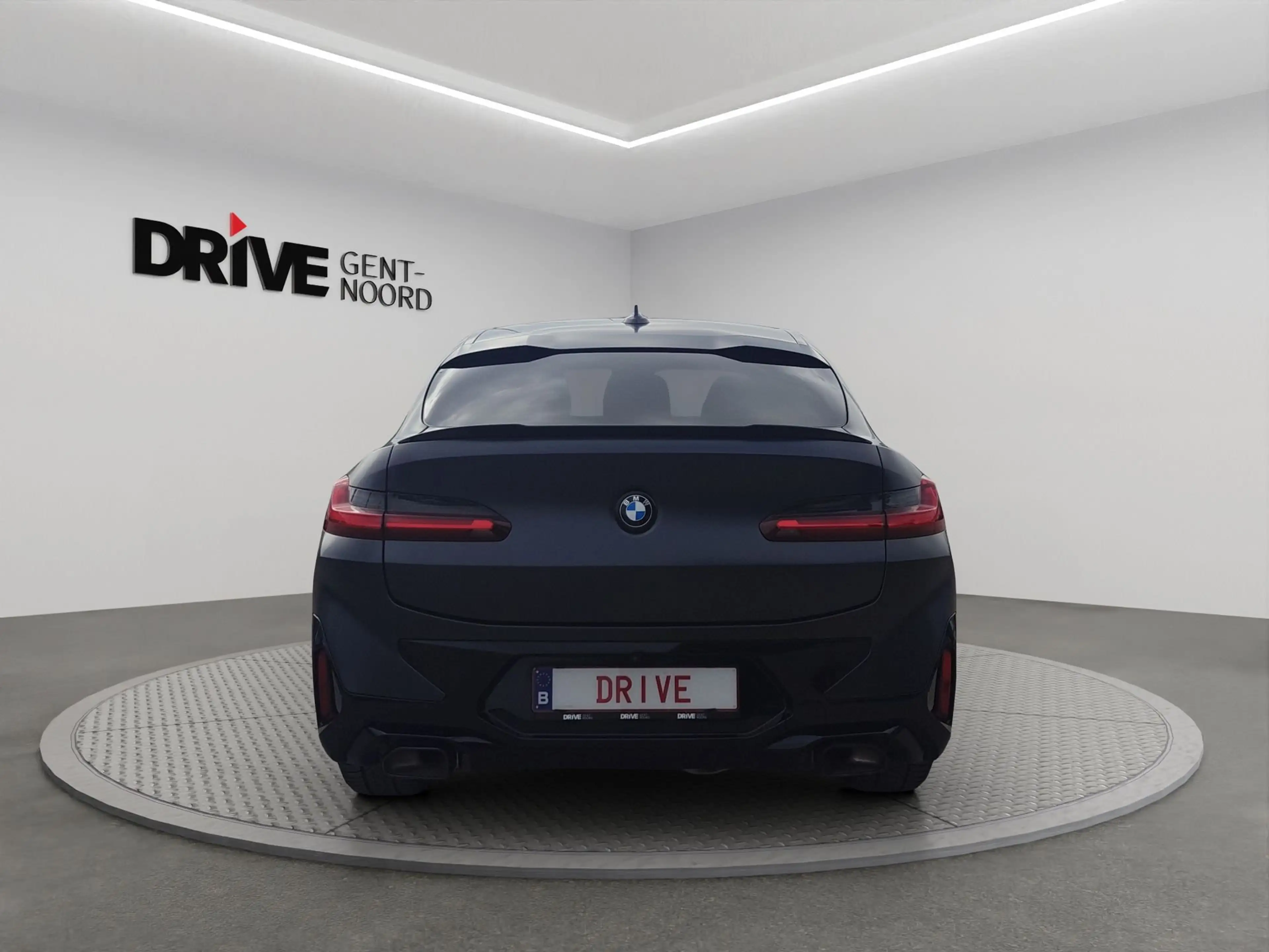BMW X4 xDrive30i AT M-Sport *Memory/Pano/App Connect/360 Camera* — photo 4