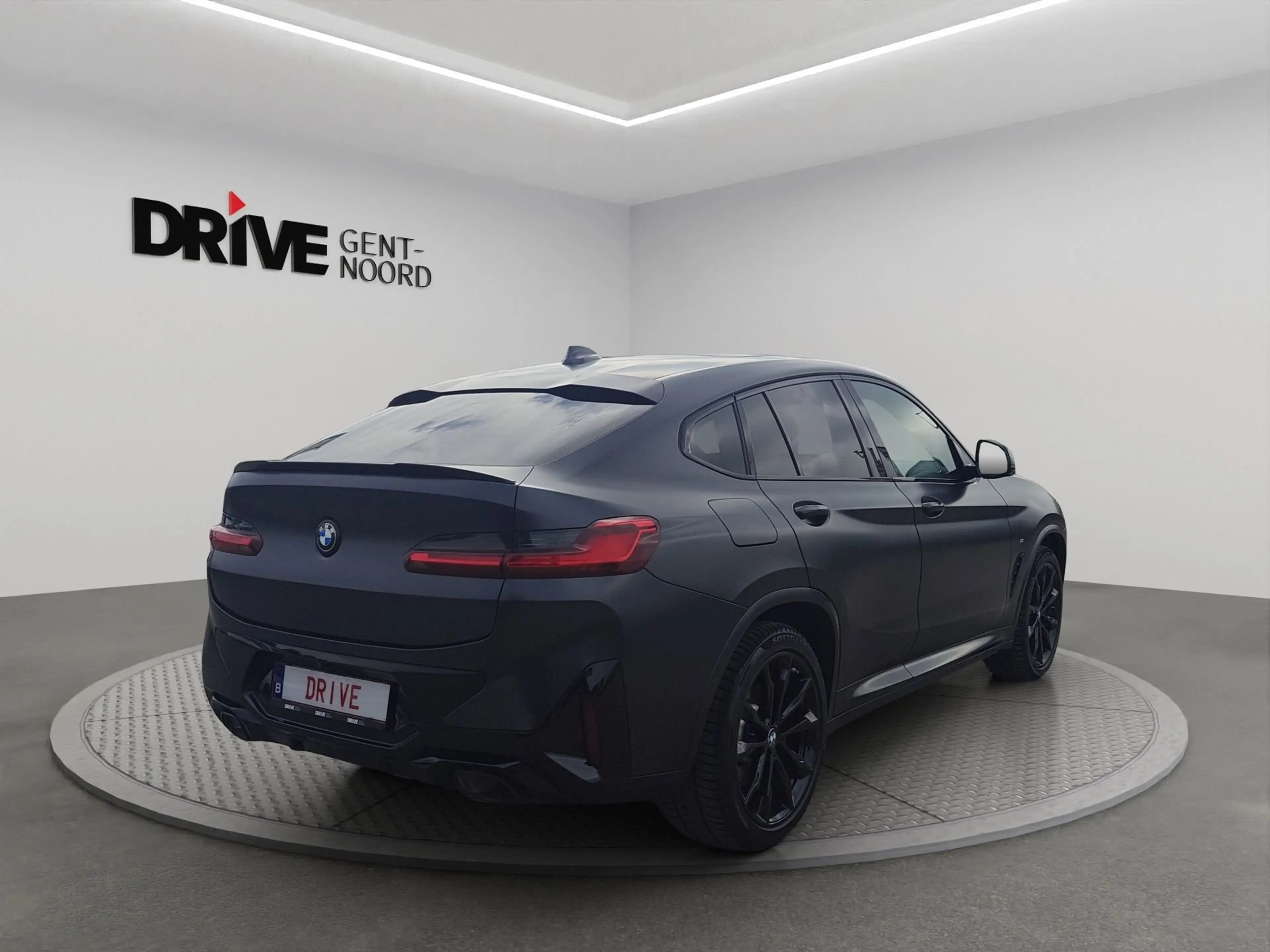 BMW X4 xDrive30i AT M-Sport *Memory/Pano/App Connect/360 Camera* — photo 5
