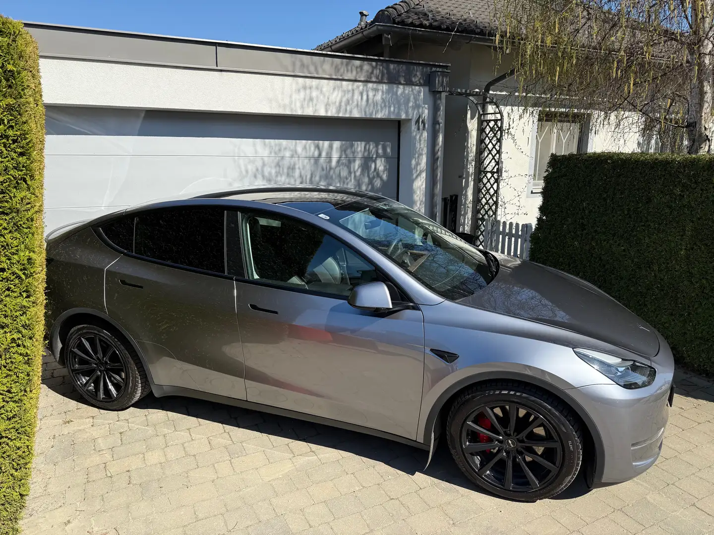 Tesla Model Y Model Y AWD 79kWh Performance Performance Ezüst - 1