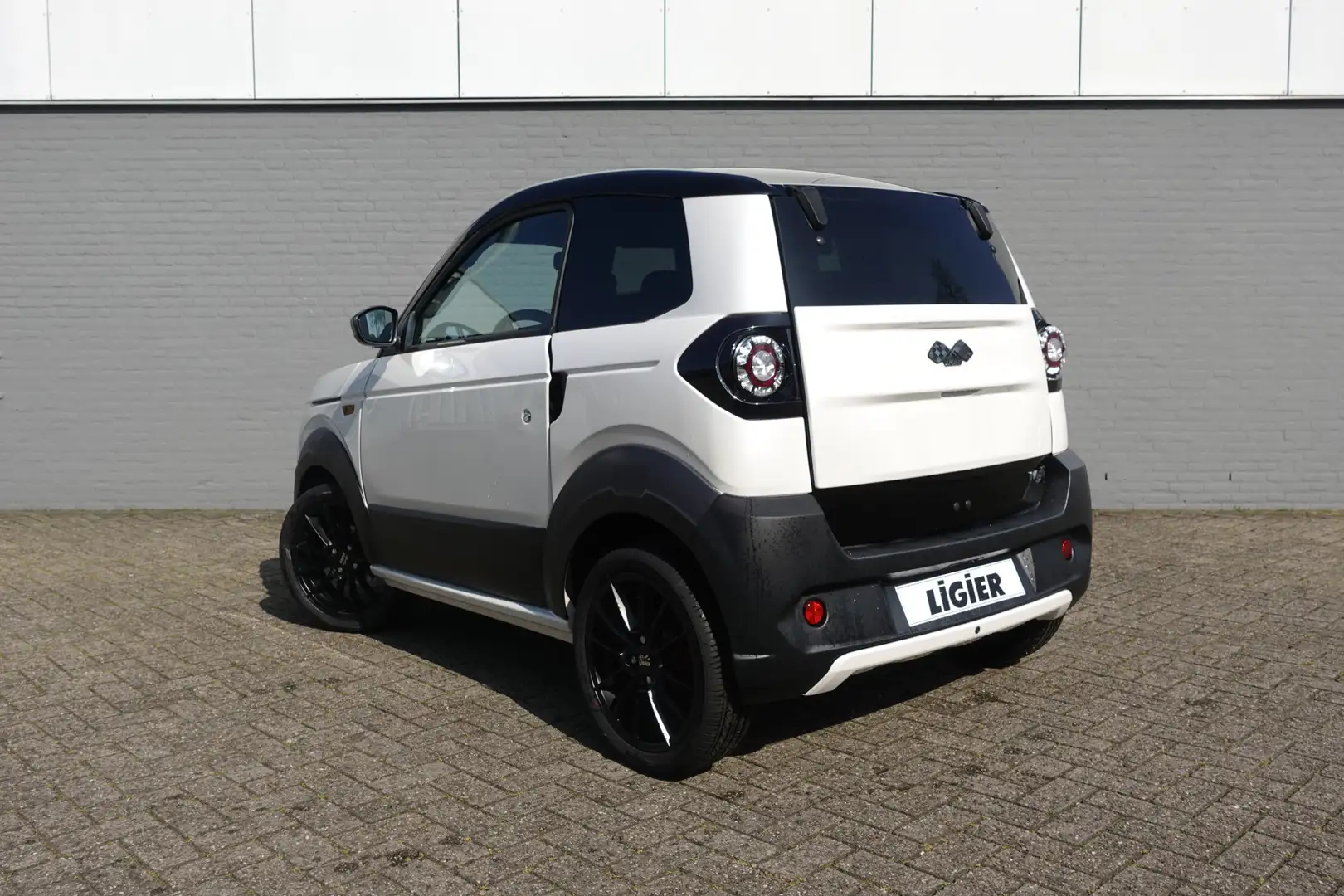 Ligier Myli Brommobiel R.EBEL 12 kWh | Airco | Carplay | Achte Alb - 2