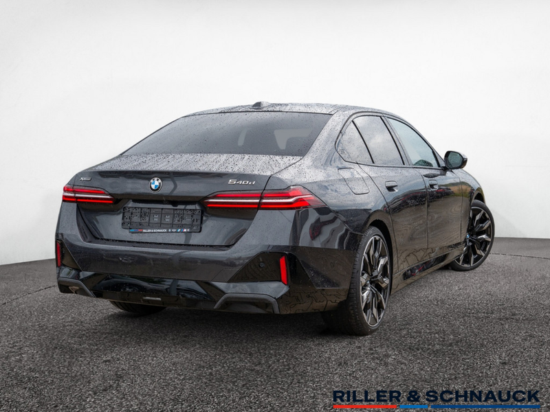 BMW 540 d xDrive Limousine — photo 3