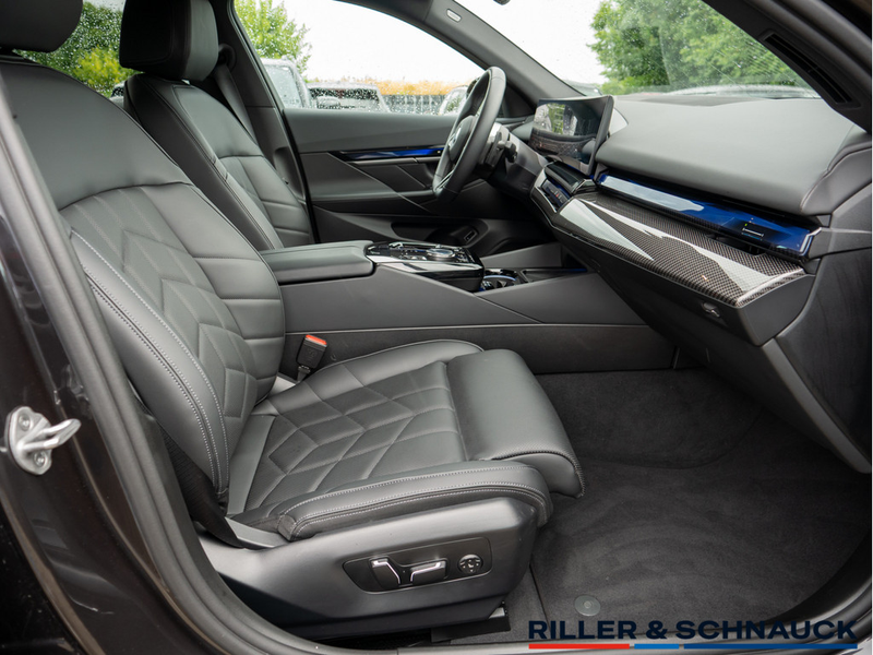 BMW 540 d xDrive Limousine — photo 7