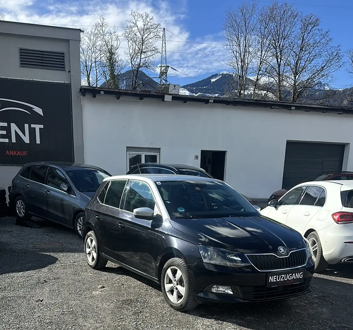 Skoda Fabia 1.2 Style **Frisch Vorgeführt** Schwarz - 2