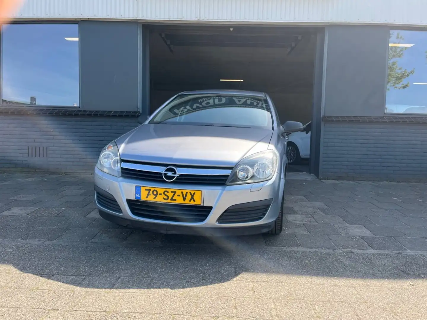 Opel Astra 1.4 EDITION Gris - 2