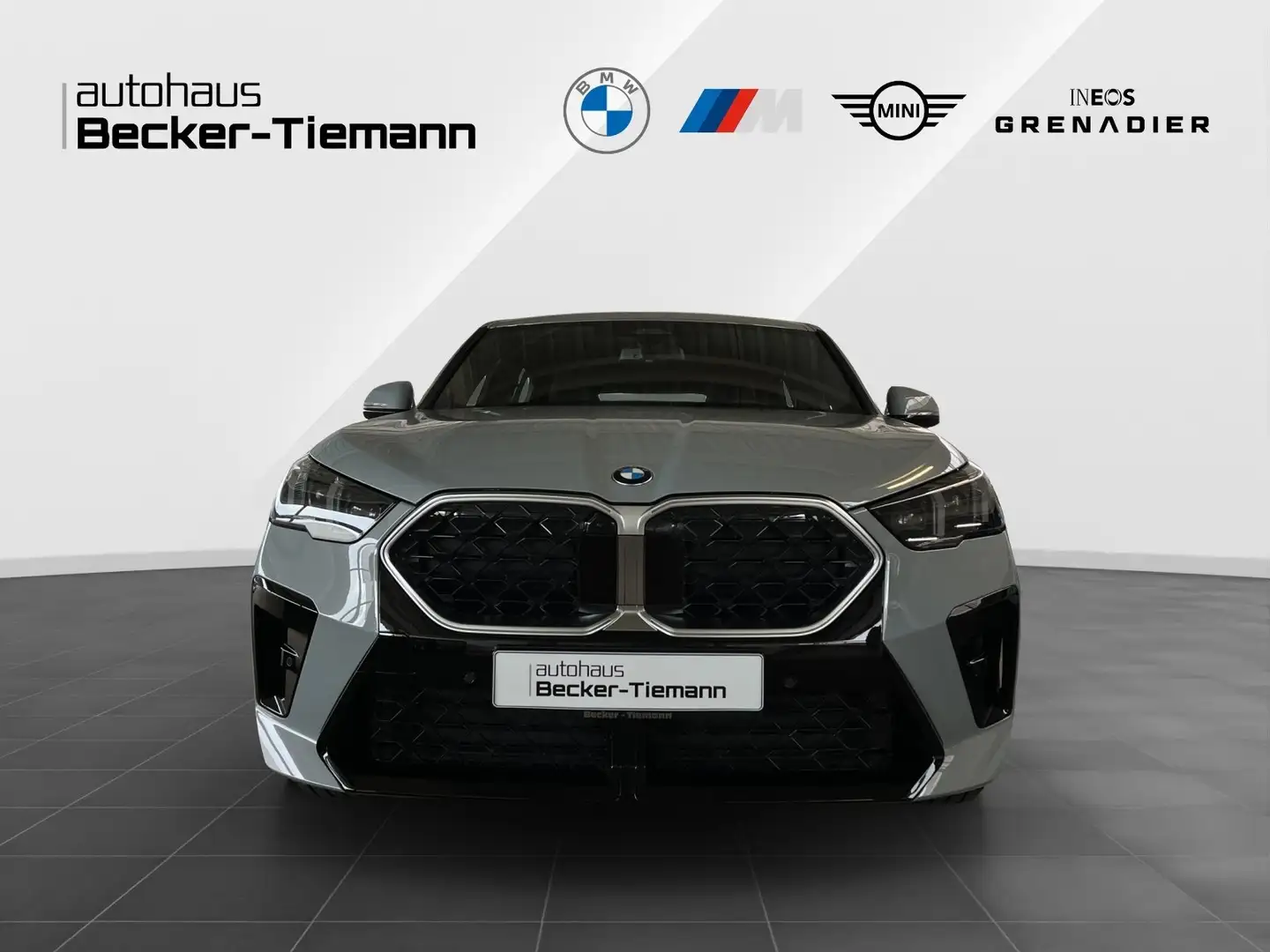 BMW X2 sDrive20i M Sport/ LC Prof/ PA Prof/ Head-Up/ Fern Grau - 2