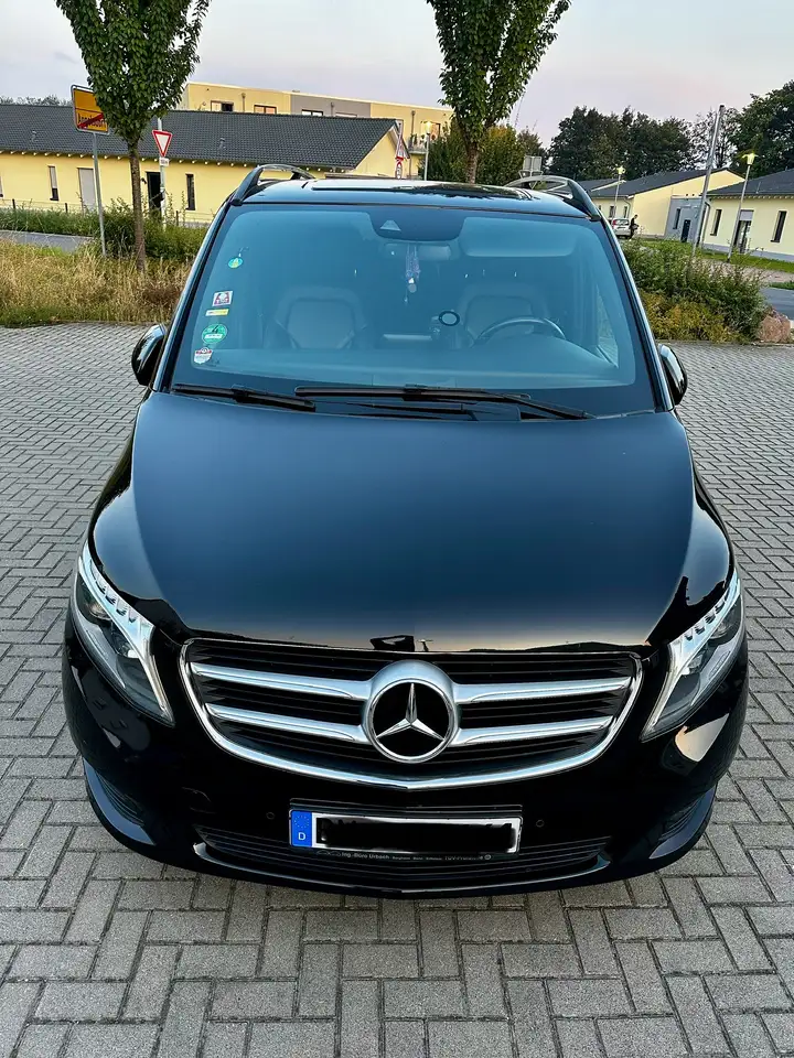 Mercedes-Benz V 220