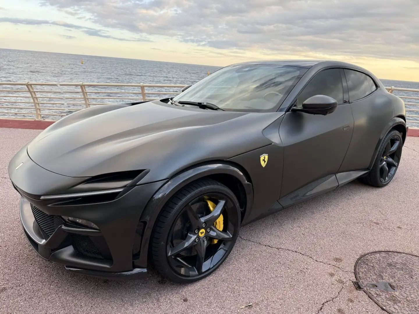 Ferrari Purosangue V12 Grau - 1