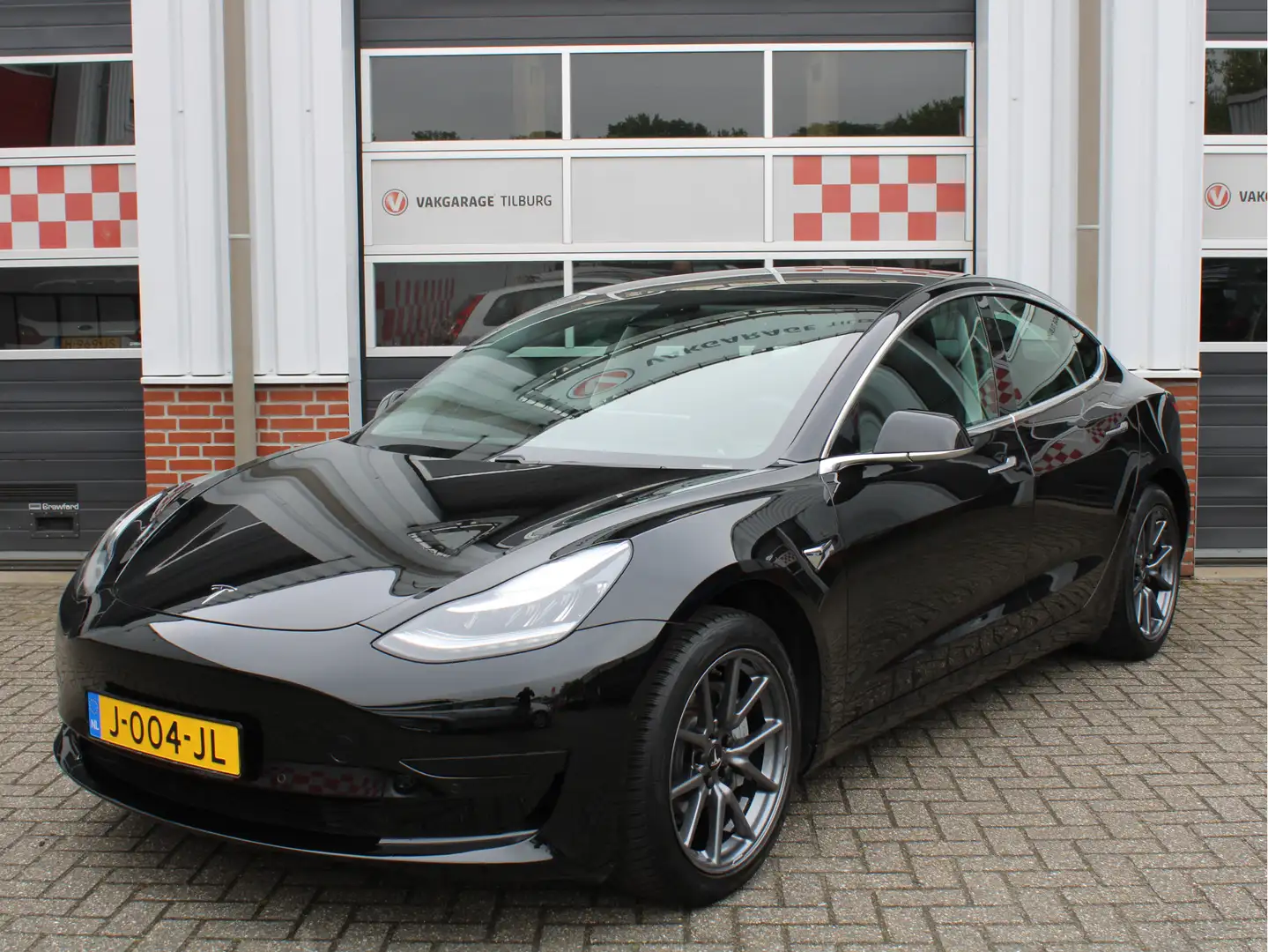 Tesla Model 3 Standard RWD Plus 60 kWh 1e Eig./Autopilot/Panoram Noir - 1
