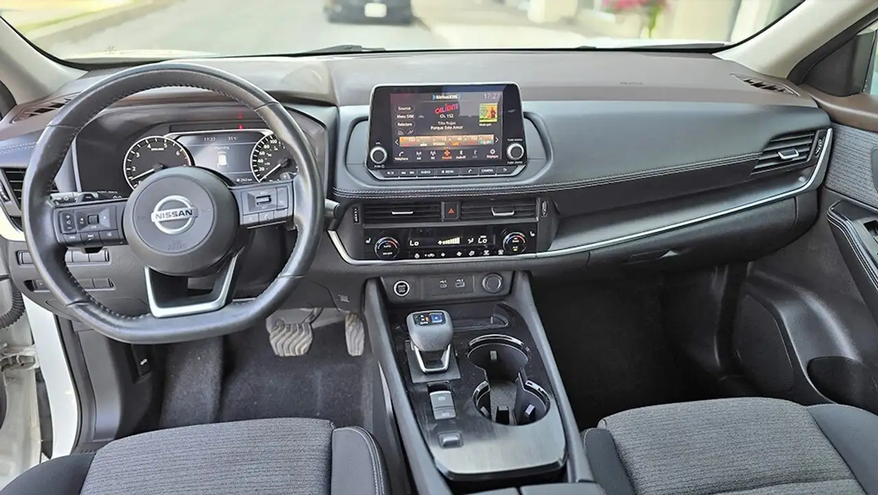 Nissan Rogue снимка Nissan Rogue