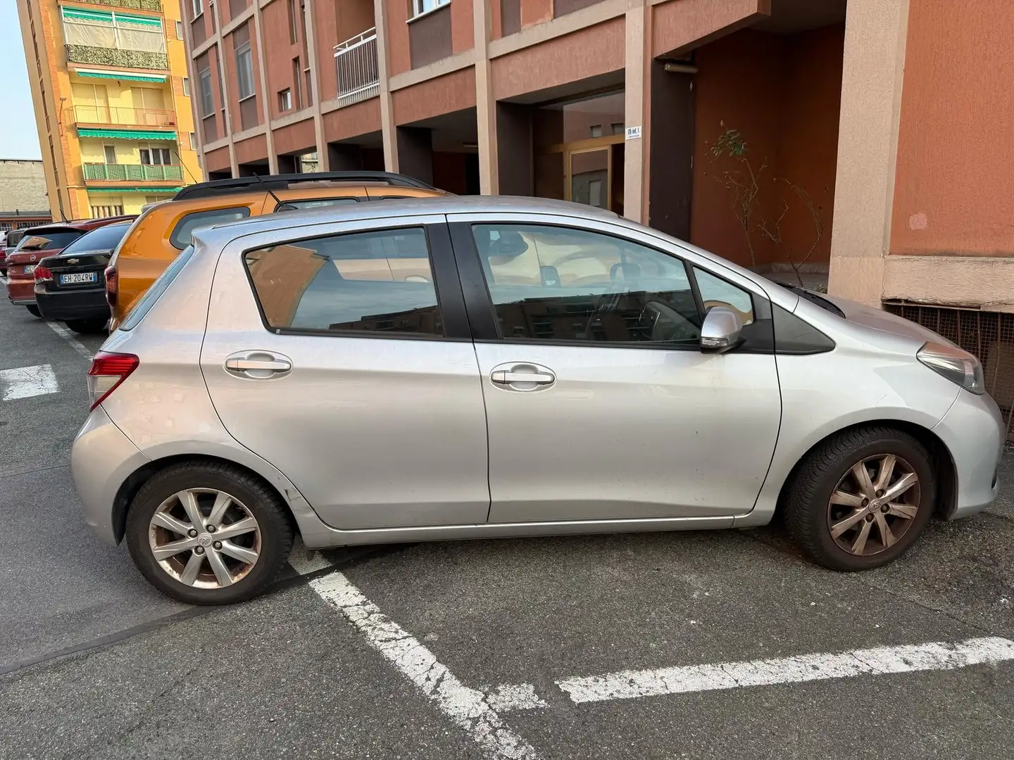 Toyota Yaris 5p 1.0 Expo c/clima - 2