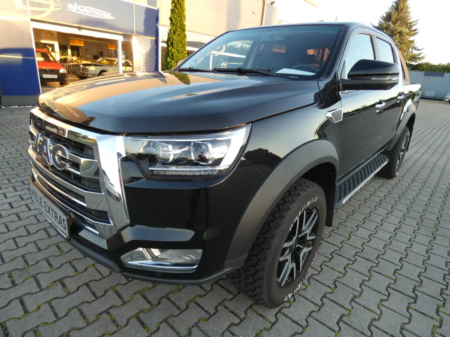 JAC 8 Pro Pick-Up 2,4 MT 4WD, Leder, Klima, 360° Kamera, LKW-Zulassung, PDC, Top Zustand Schwarz - 1