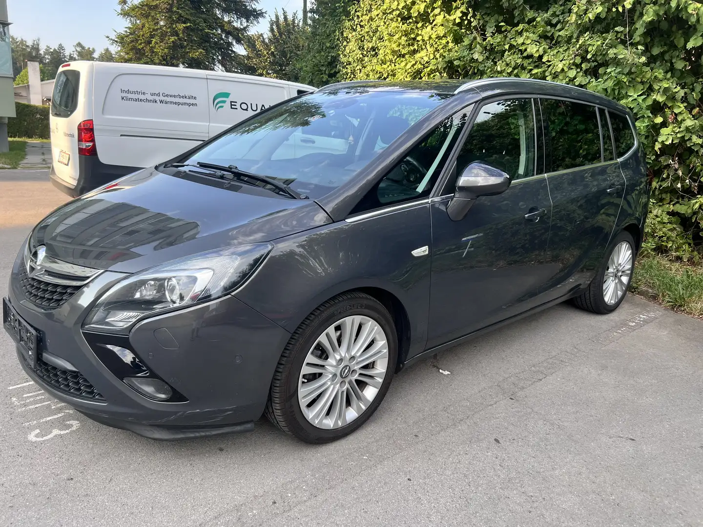 Opel Zafira Tourer 2.0L 170ps  Rückfah.kamera/Navi Grau - 2