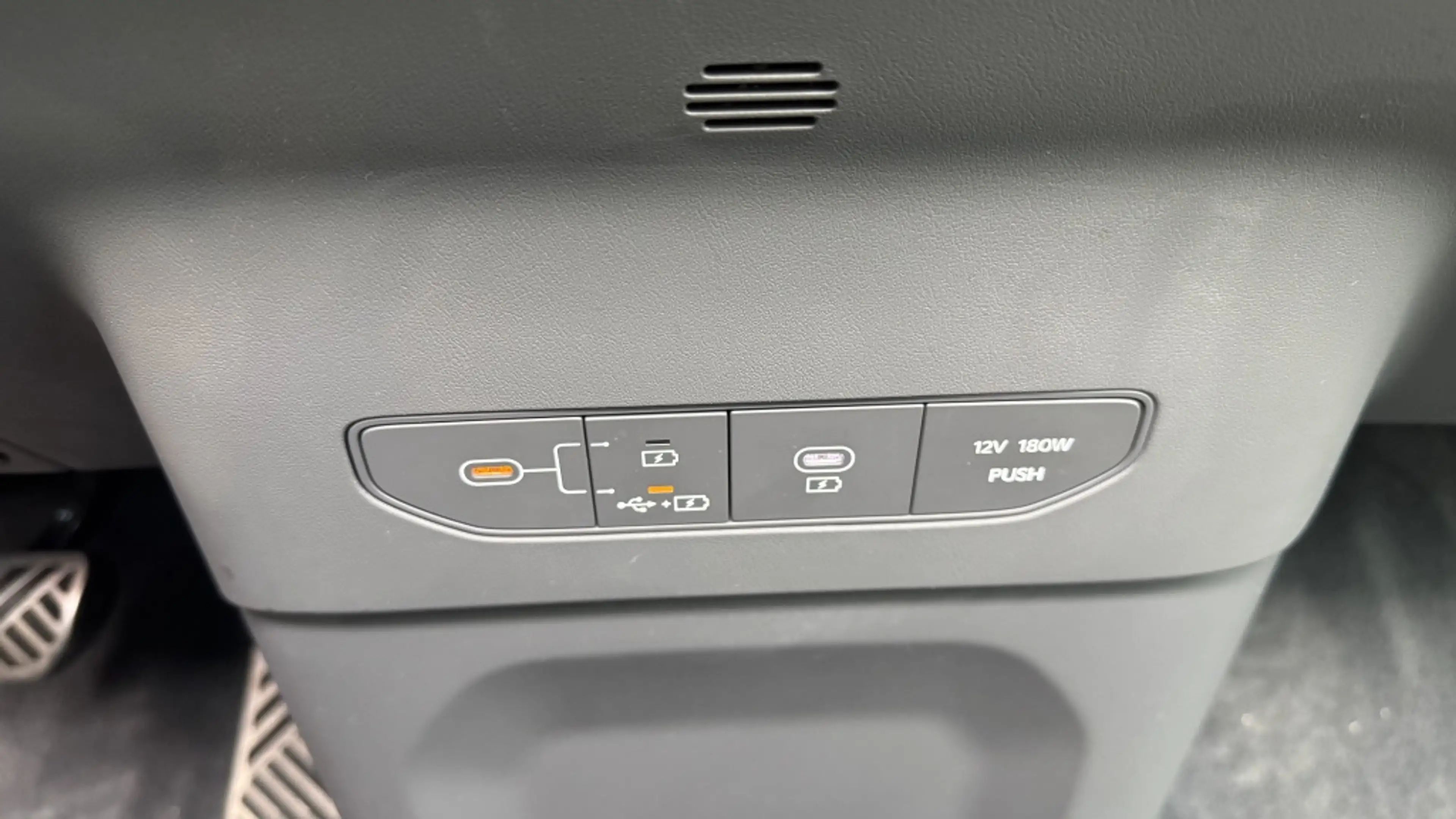 Kia EV9 GT-Line 99.8 kWh — photo 25