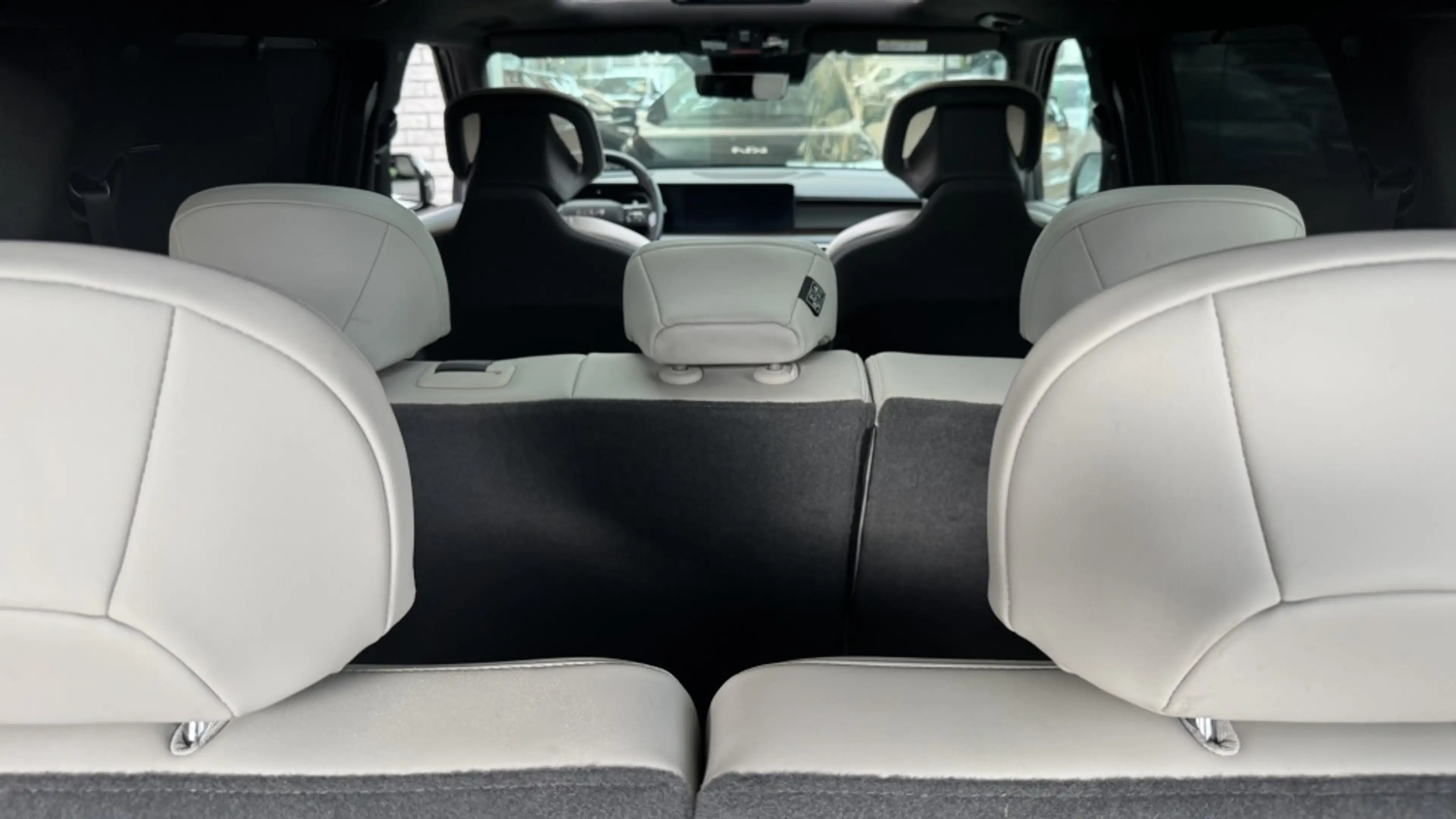 Kia EV9 GT-Line 99.8 kWh — photo 16