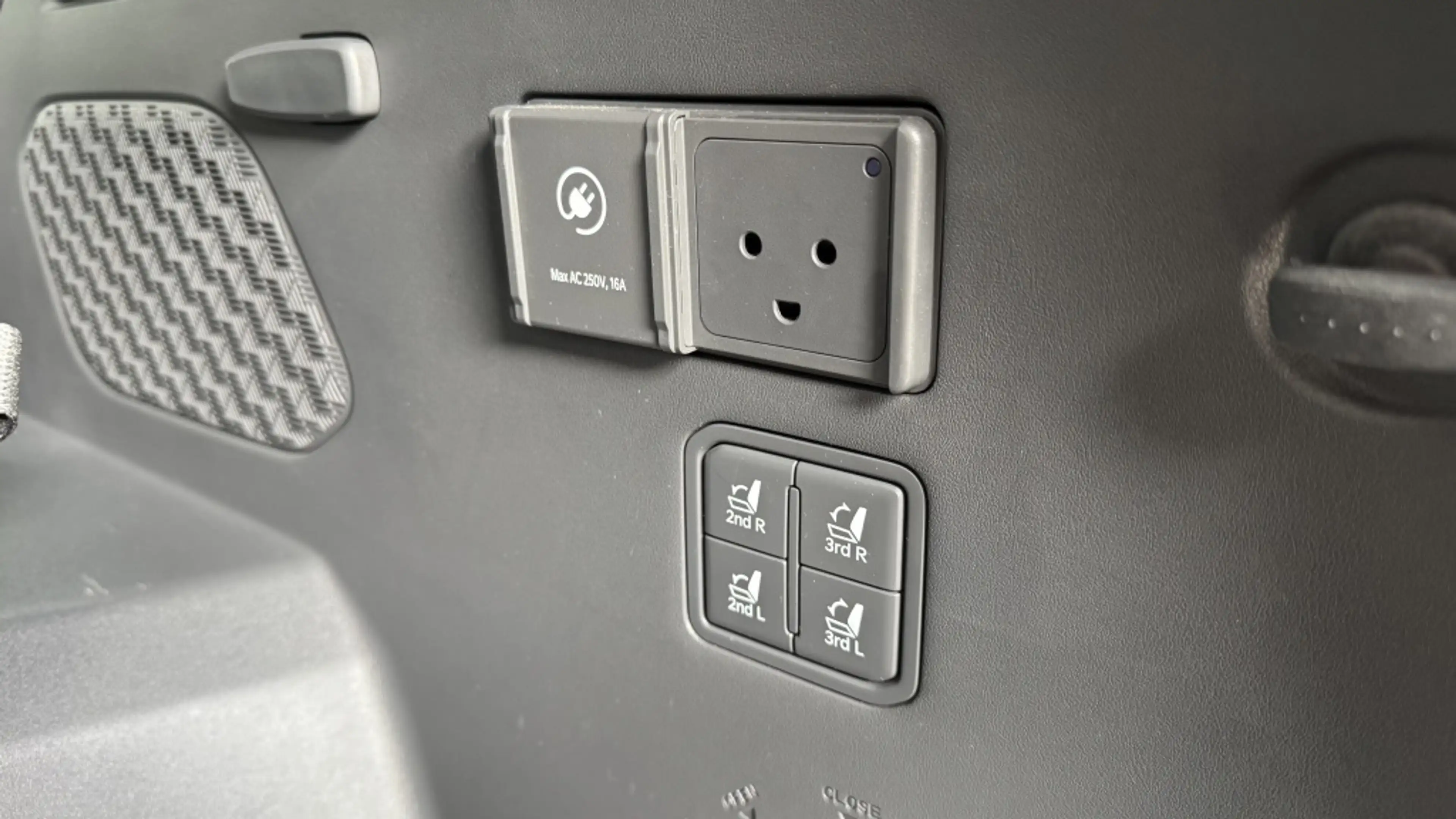 Kia EV9 GT-Line 99.8 kWh — photo 18