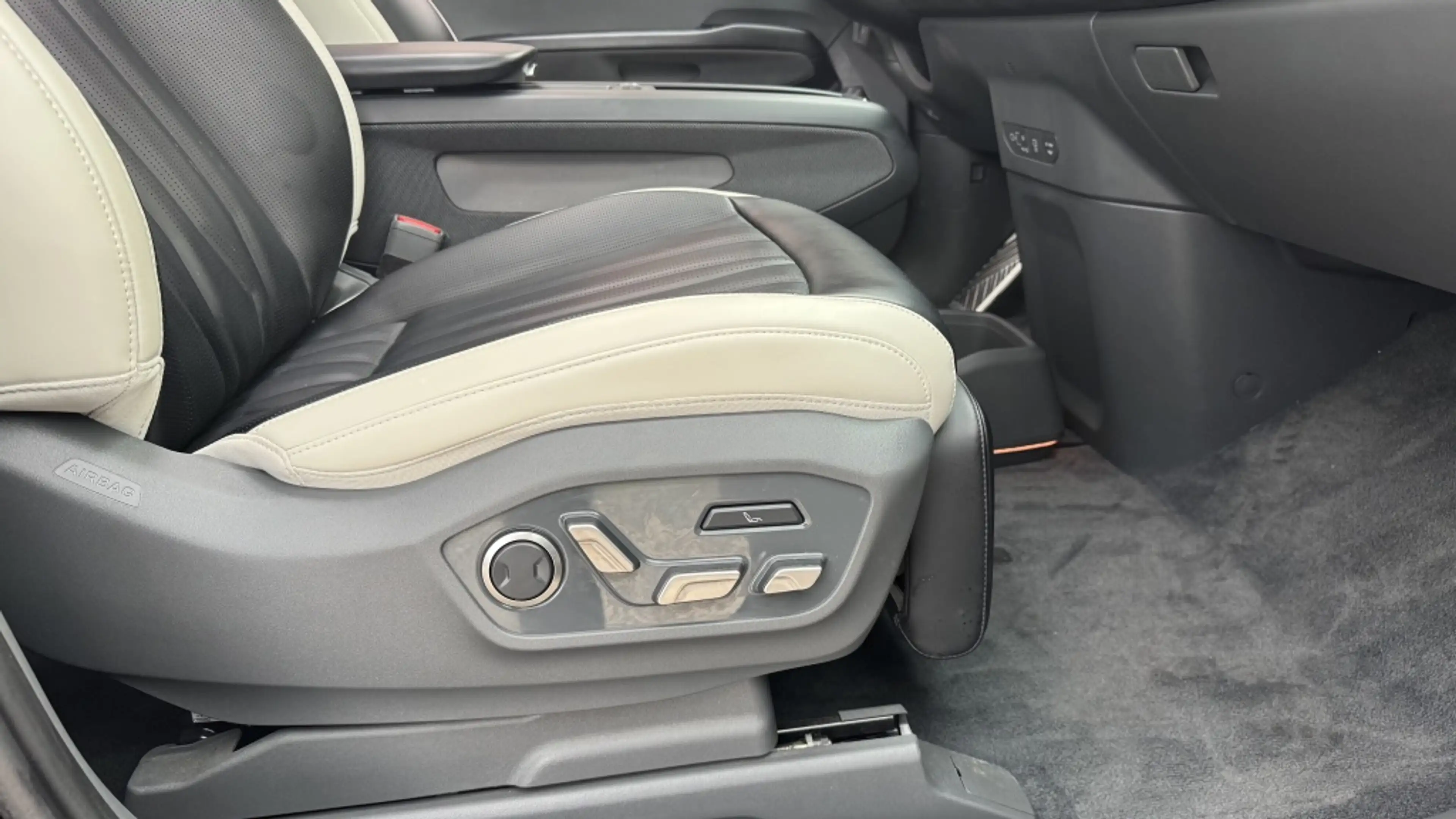 Kia EV9 GT-Line 99.8 kWh — photo 11