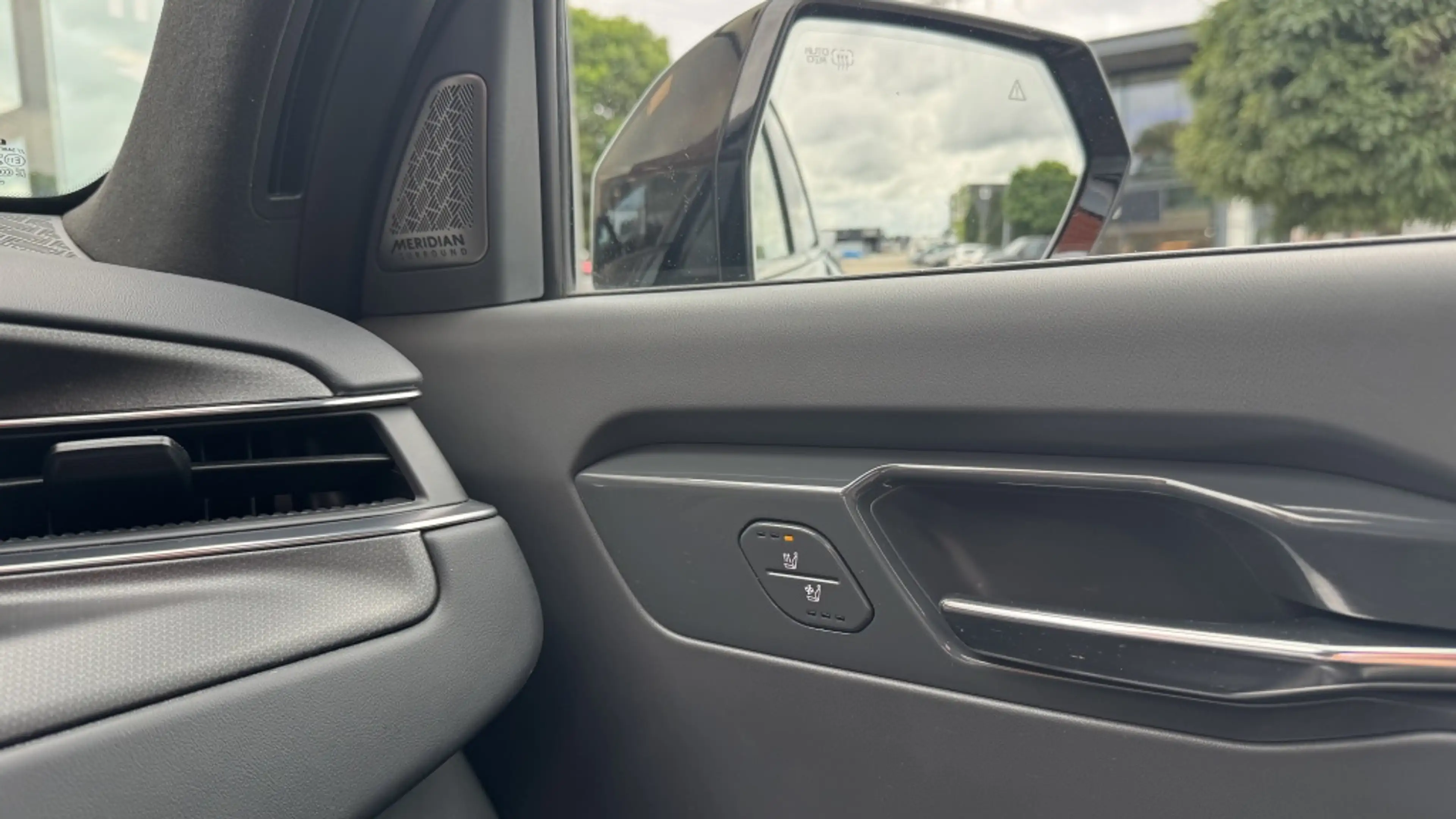 Kia EV9 GT-Line 99.8 kWh — photo 35