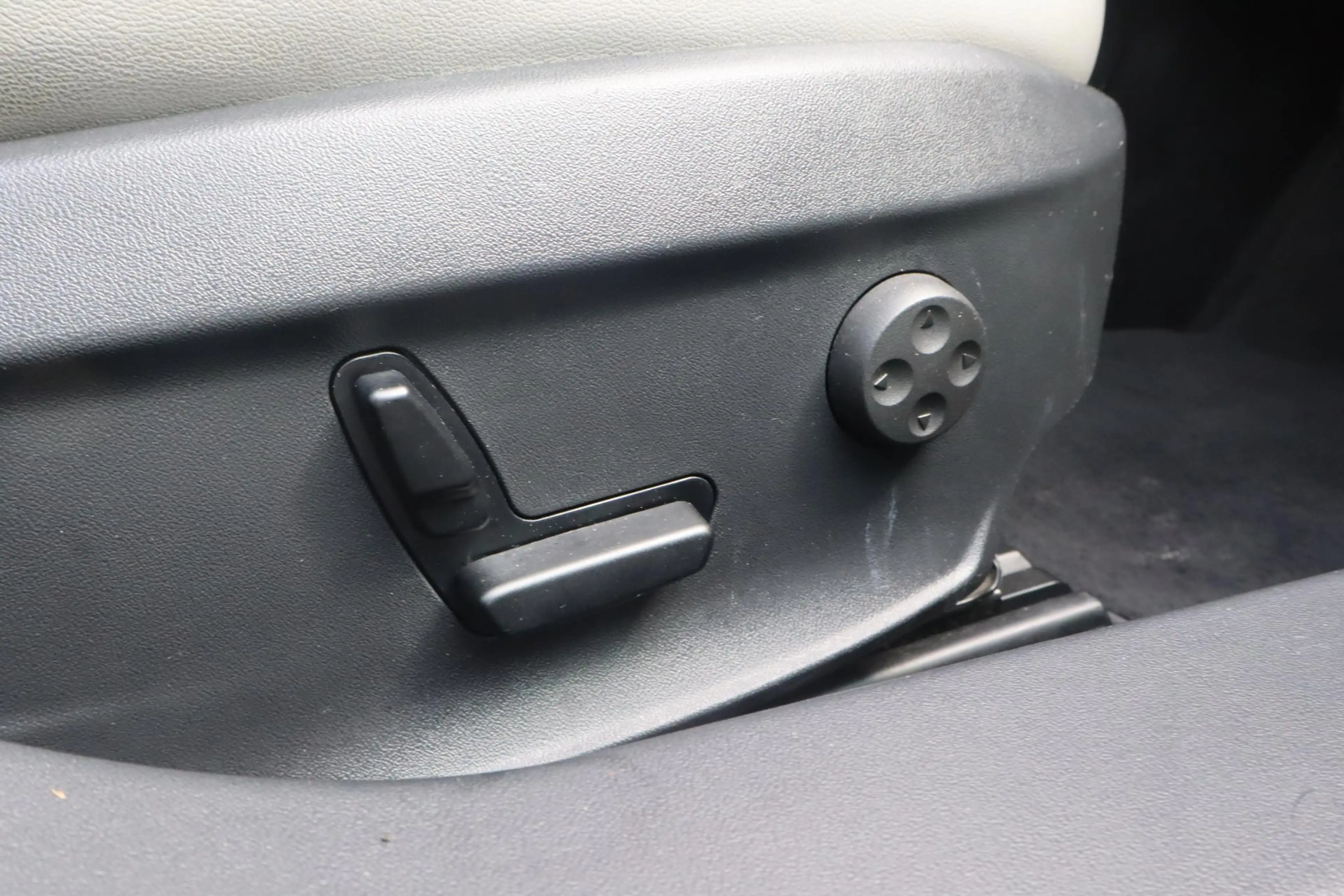 Tesla Model S 85 Base 87,6% SOH, Cruise control, Camera, Lederen — photo 6