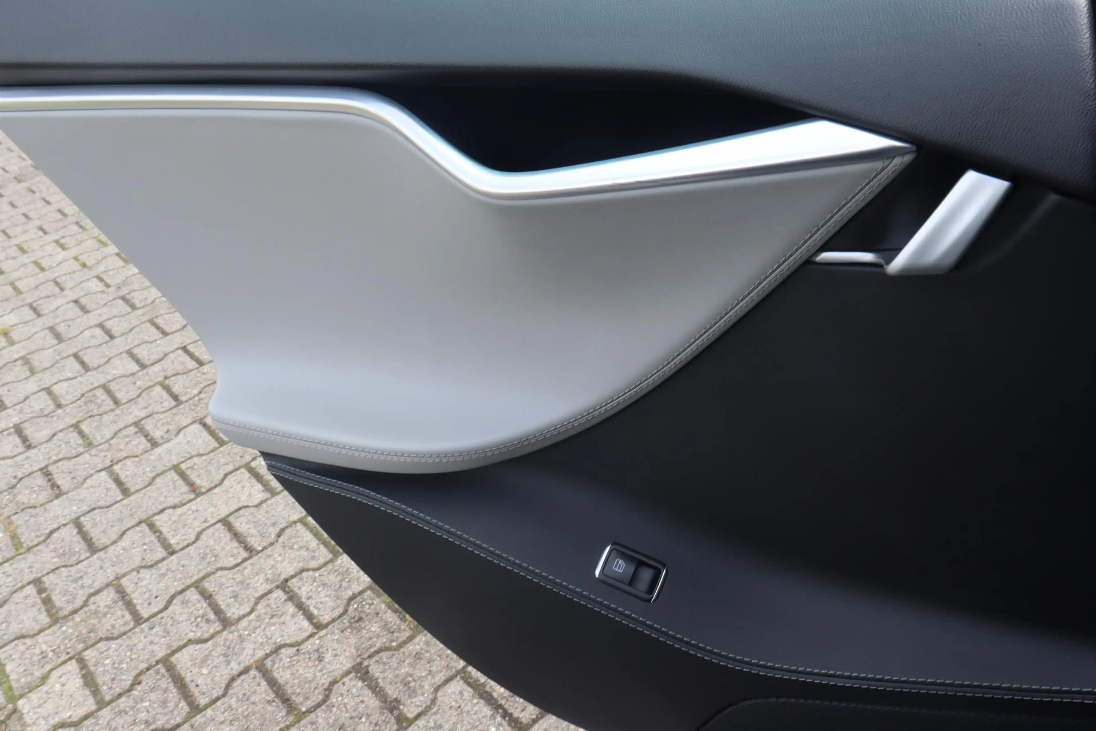 Tesla Model S 85 Base 87,6% SOH, Cruise control, Camera, Lederen — photo 23