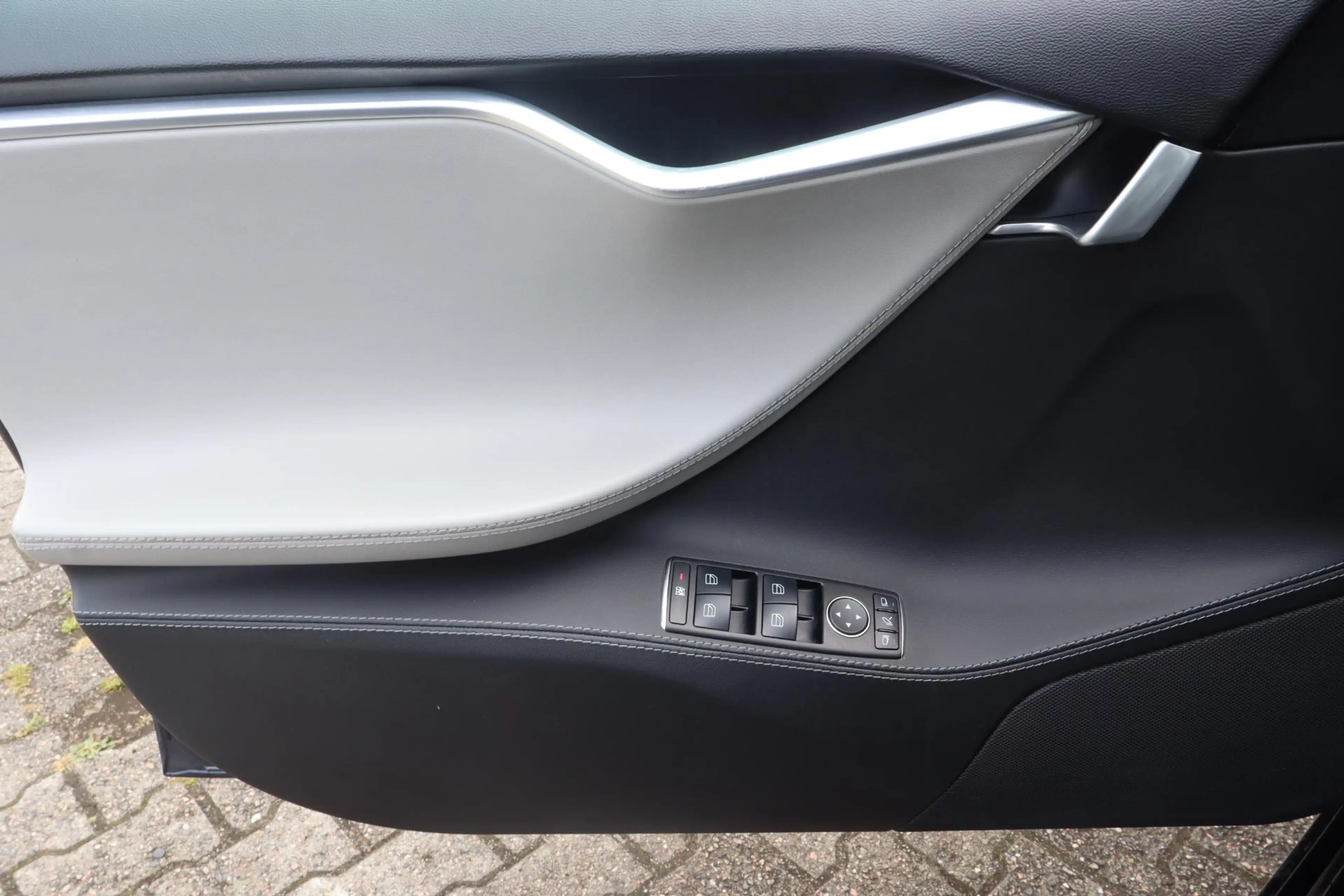 Tesla Model S 85 Base 87,6% SOH, Cruise control, Camera, Lederen — photo 19