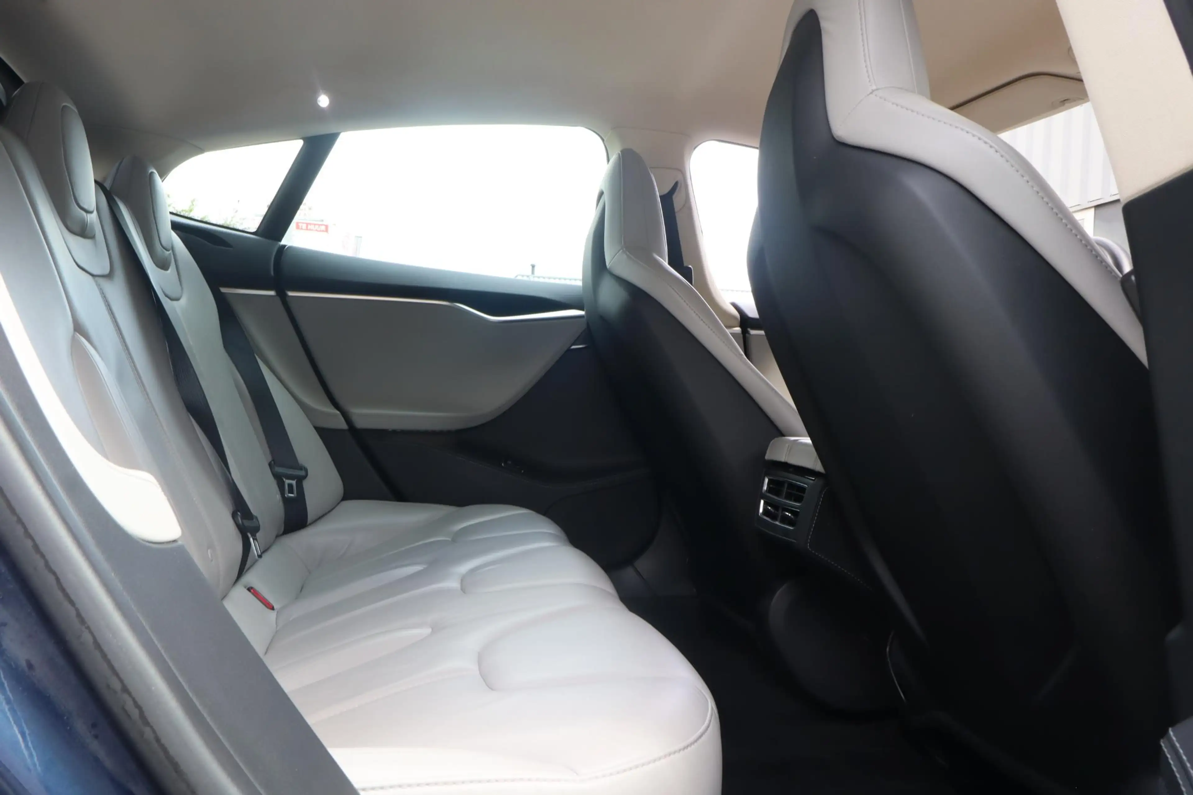 Tesla Model S 85 Base 87,6% SOH, Cruise control, Camera, Lederen — photo 21