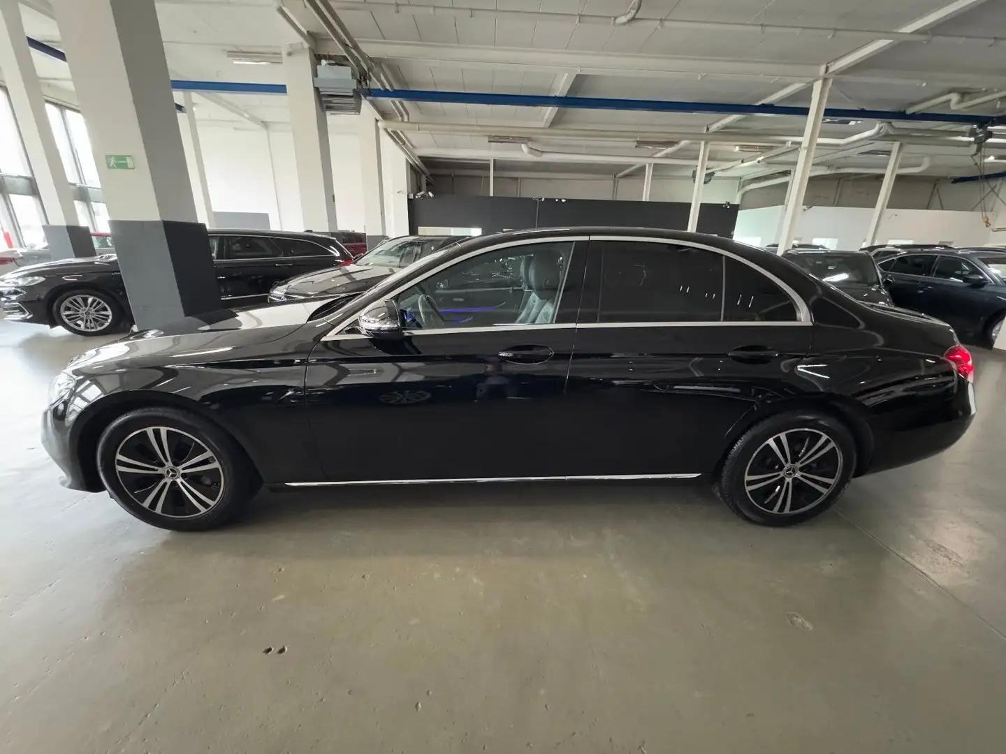 Mercedes-Benz E 220 d 9G-TRONIC 2X AVANTGARDE ECHTLEDER 1.HAND Nero - 2