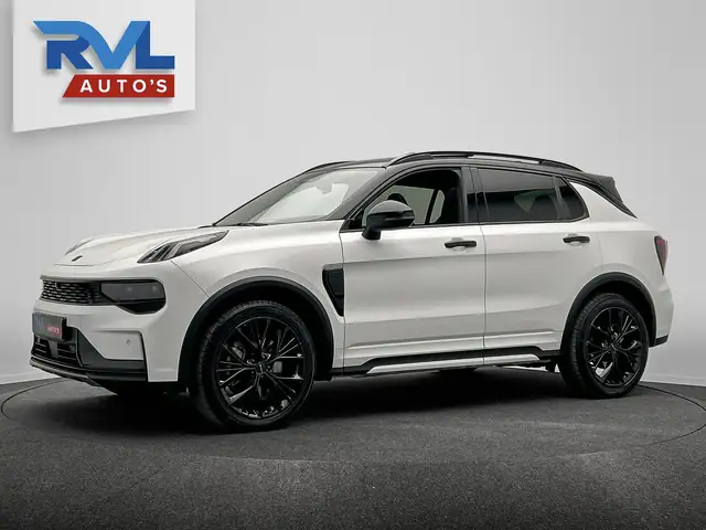 Lynk & Co 01 view 7