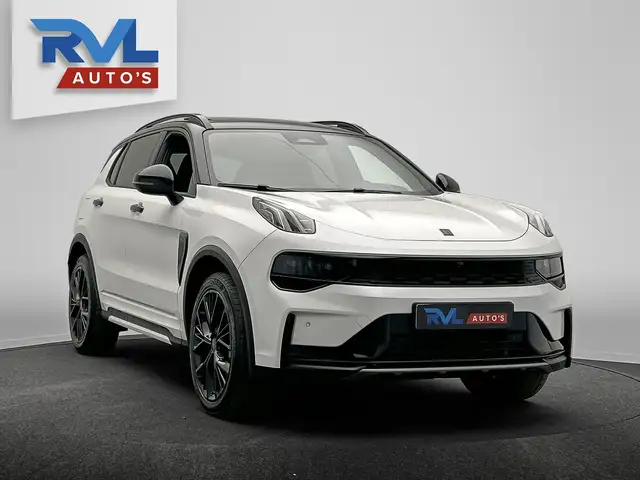 Lynk & Co 01 view 4