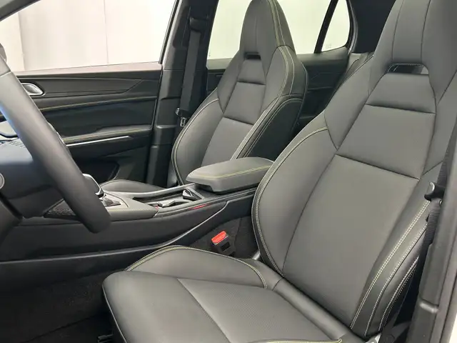 Lynk & Co 01 view 24