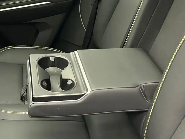 Lynk & Co 01 view 30