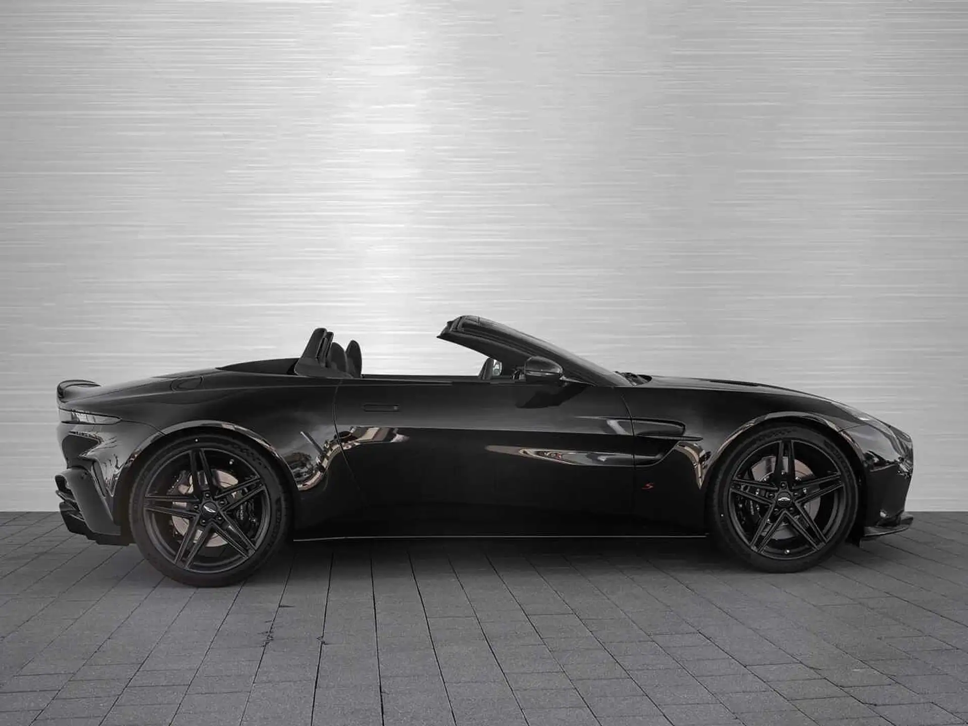 애스턴마틴 밴티지 V8 Coupe 2026 블랙 사진 7