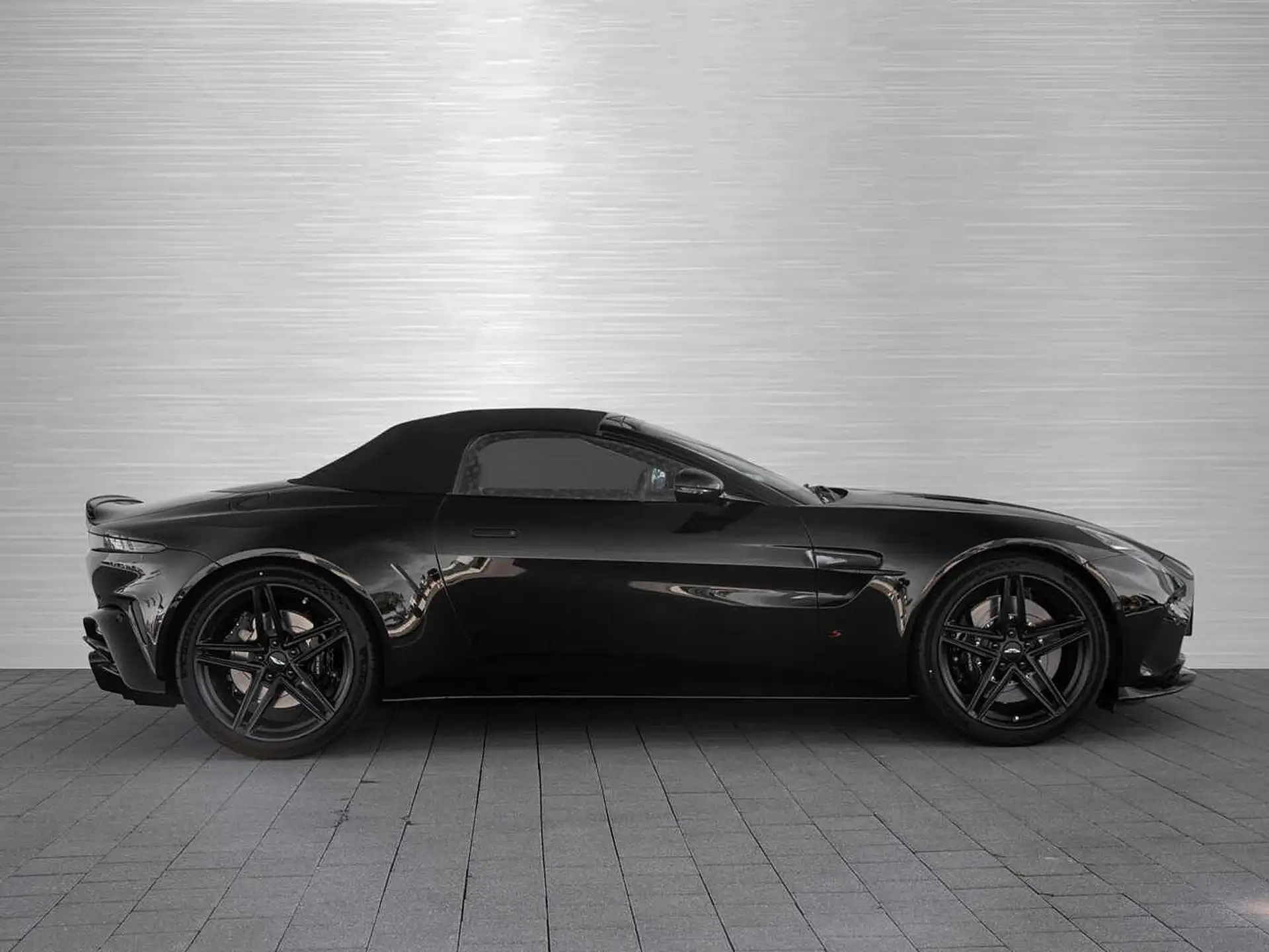 애스턴마틴 밴티지 V8 Coupe 2026 블랙 사진 8