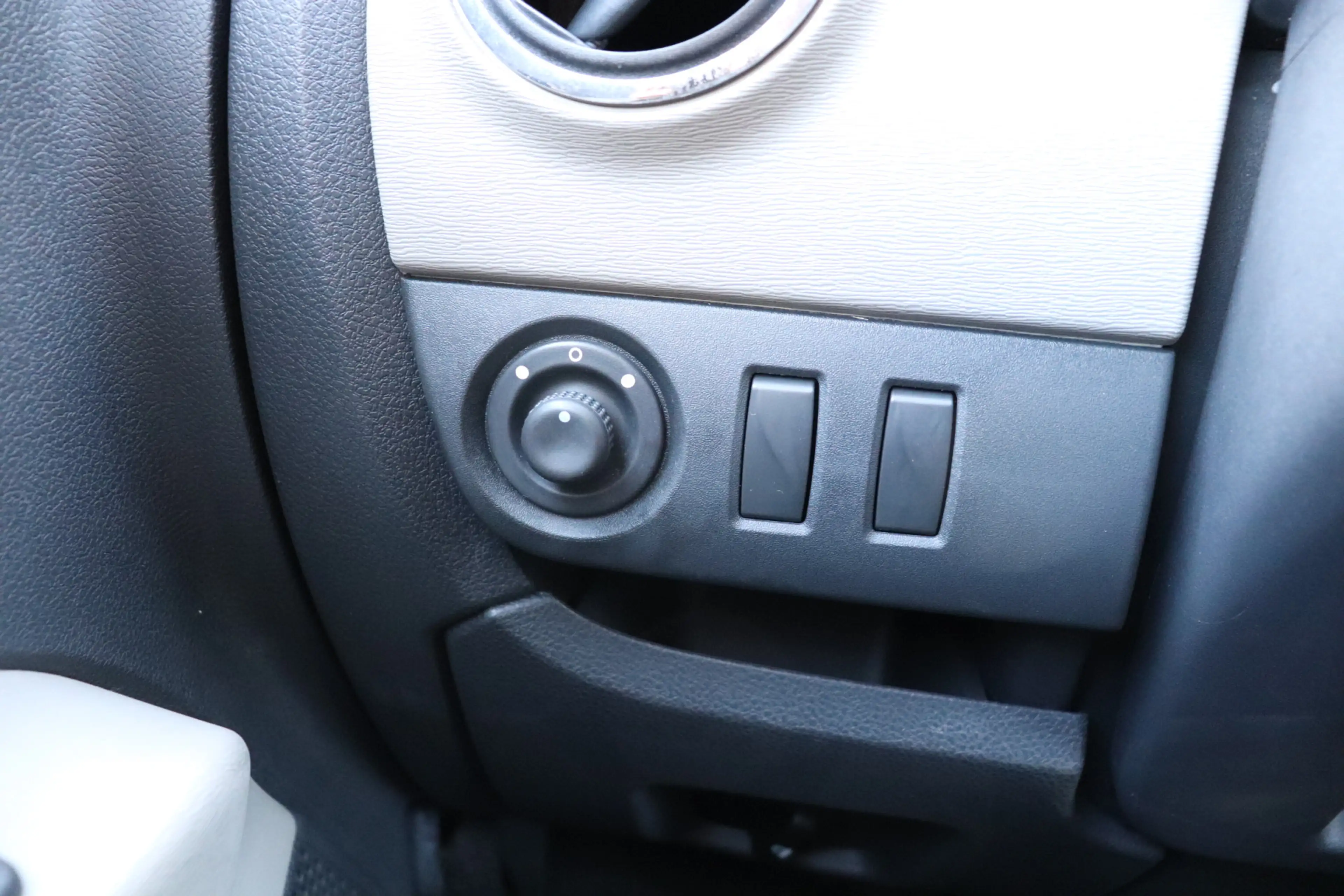 Dacia Lodgy 1.2 TCe Lauréate 5p. Trekhaak, goed onderhouden. — photo 17