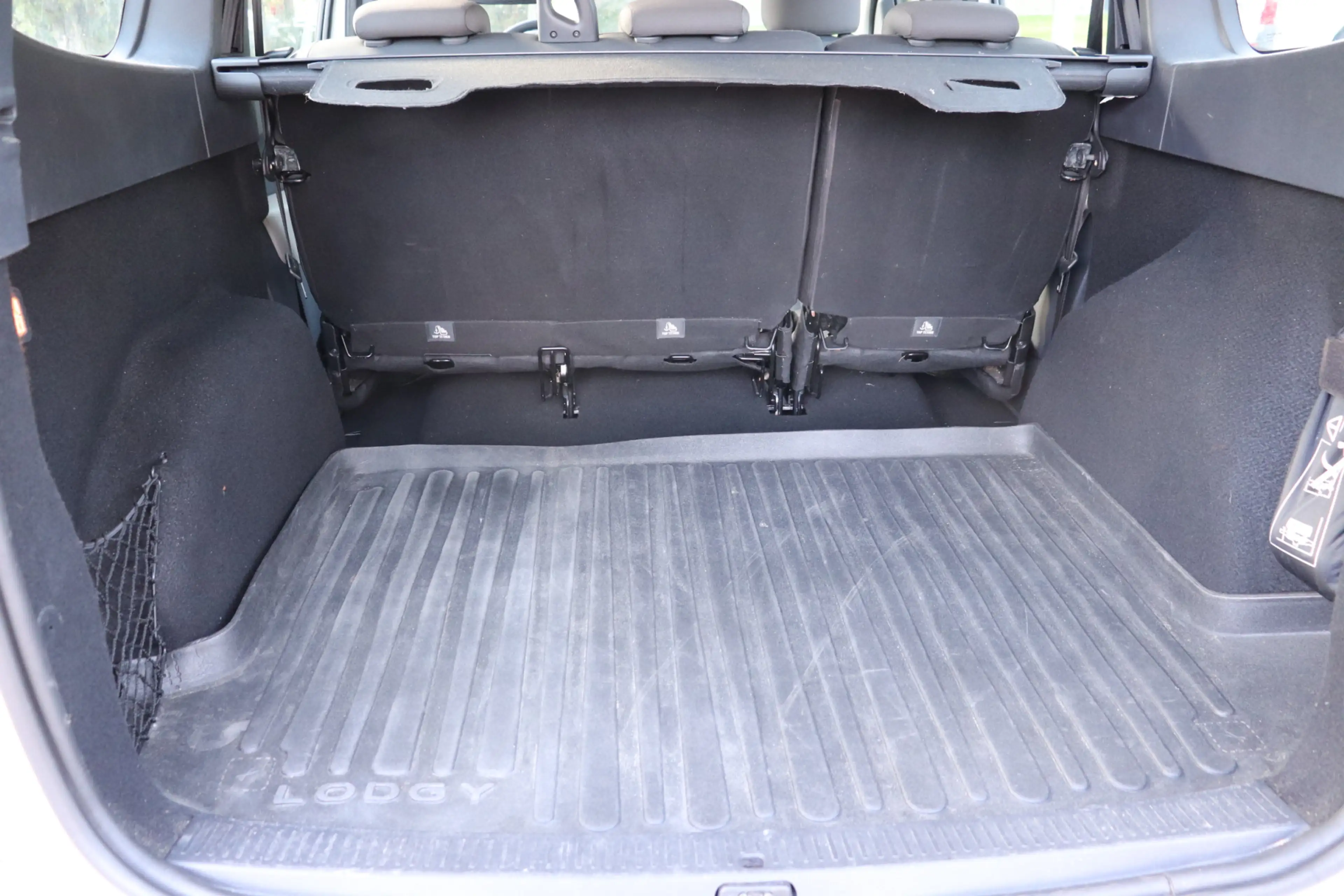 Dacia Lodgy 1.2 TCe Lauréate 5p. Trekhaak, goed onderhouden. — photo 25