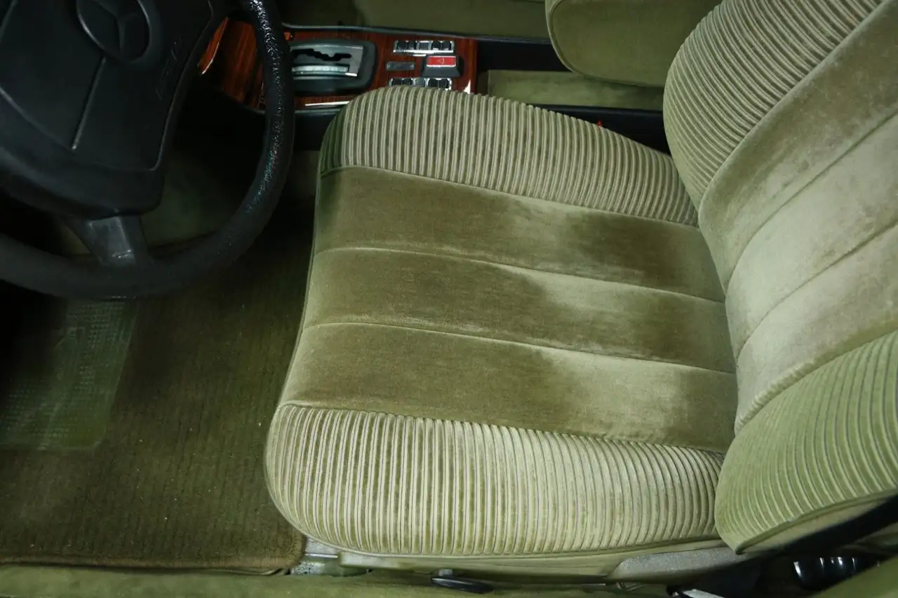 Mercedes-Benz 300 D Automatik, Klima, Velours, Airbag !, foto 12