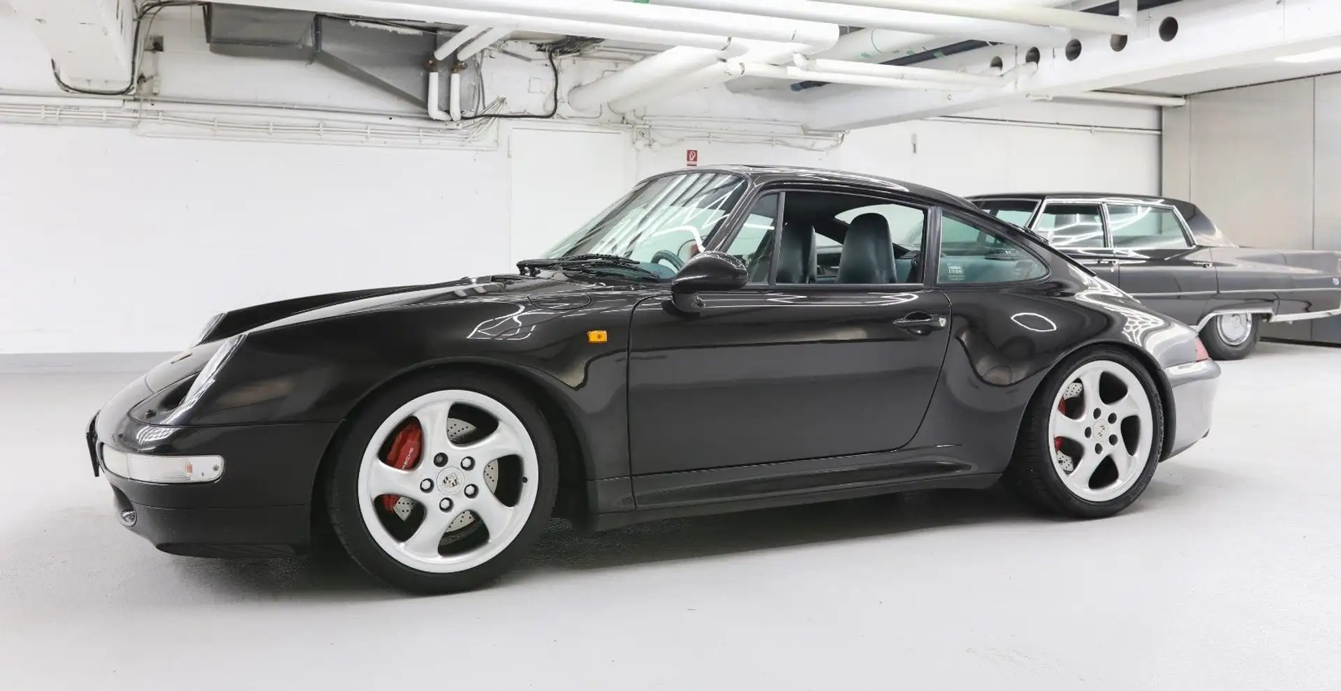 Porsche 993 Carrera 4S Coupé BRD Scheckheft Schwarz - 2