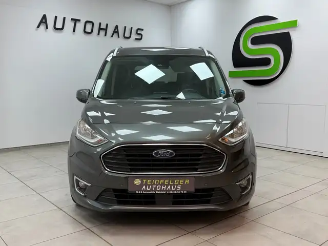 Ford Grand Tourneo Connect view 2