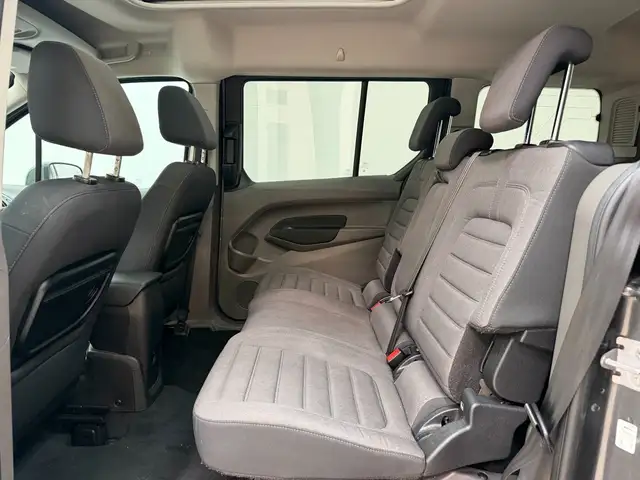 Ford Grand Tourneo Connect view 13