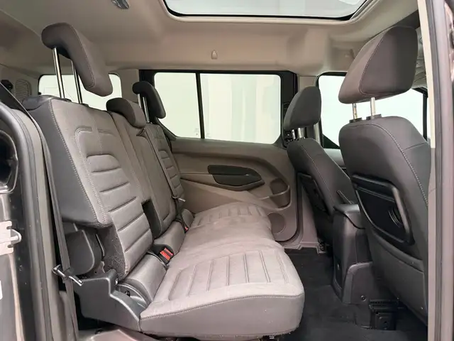 Ford Grand Tourneo Connect view 14