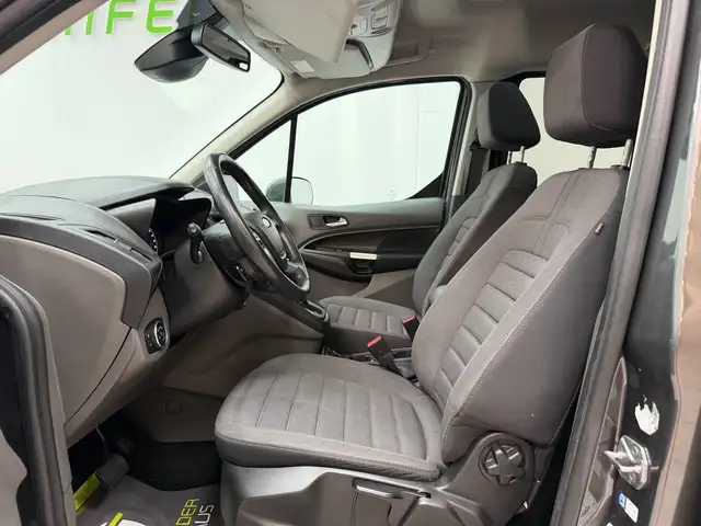 Ford Grand Tourneo Connect view 11