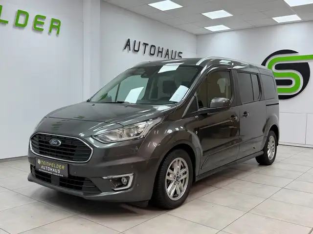 Ford Grand Tourneo Connect view 3