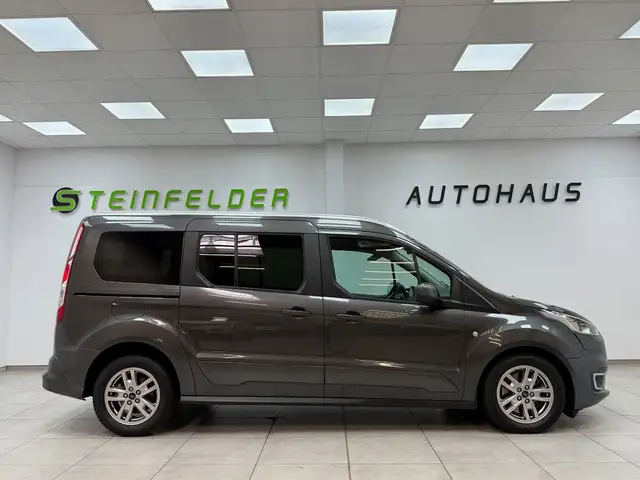 Ford Grand Tourneo Connect view 8