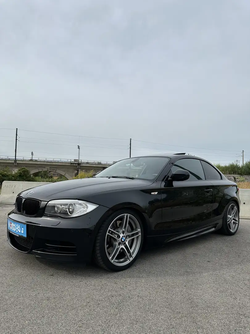 BMW 135 135i Coupé DKG Schwarz - 1
