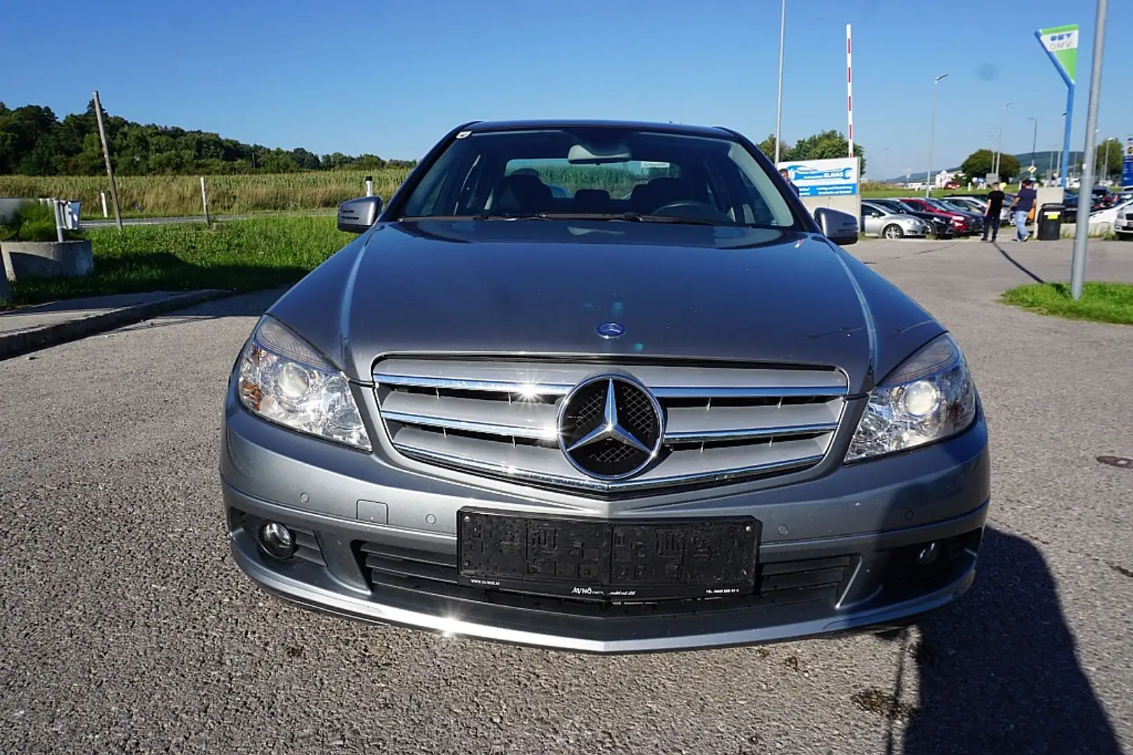 Mercedes-Benz C 180 CGI Elegance BlueEfficiency Aut. Silber - 1