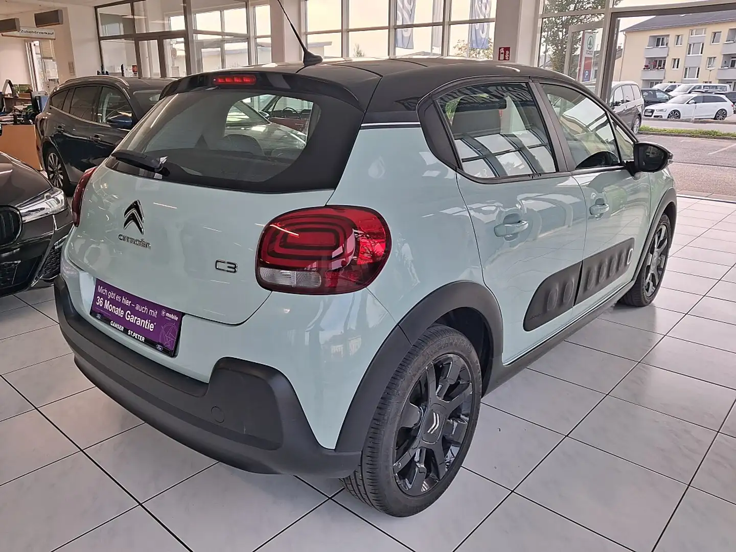 Citroen C3 1.2 PureTech 82 Feel Grün - 2