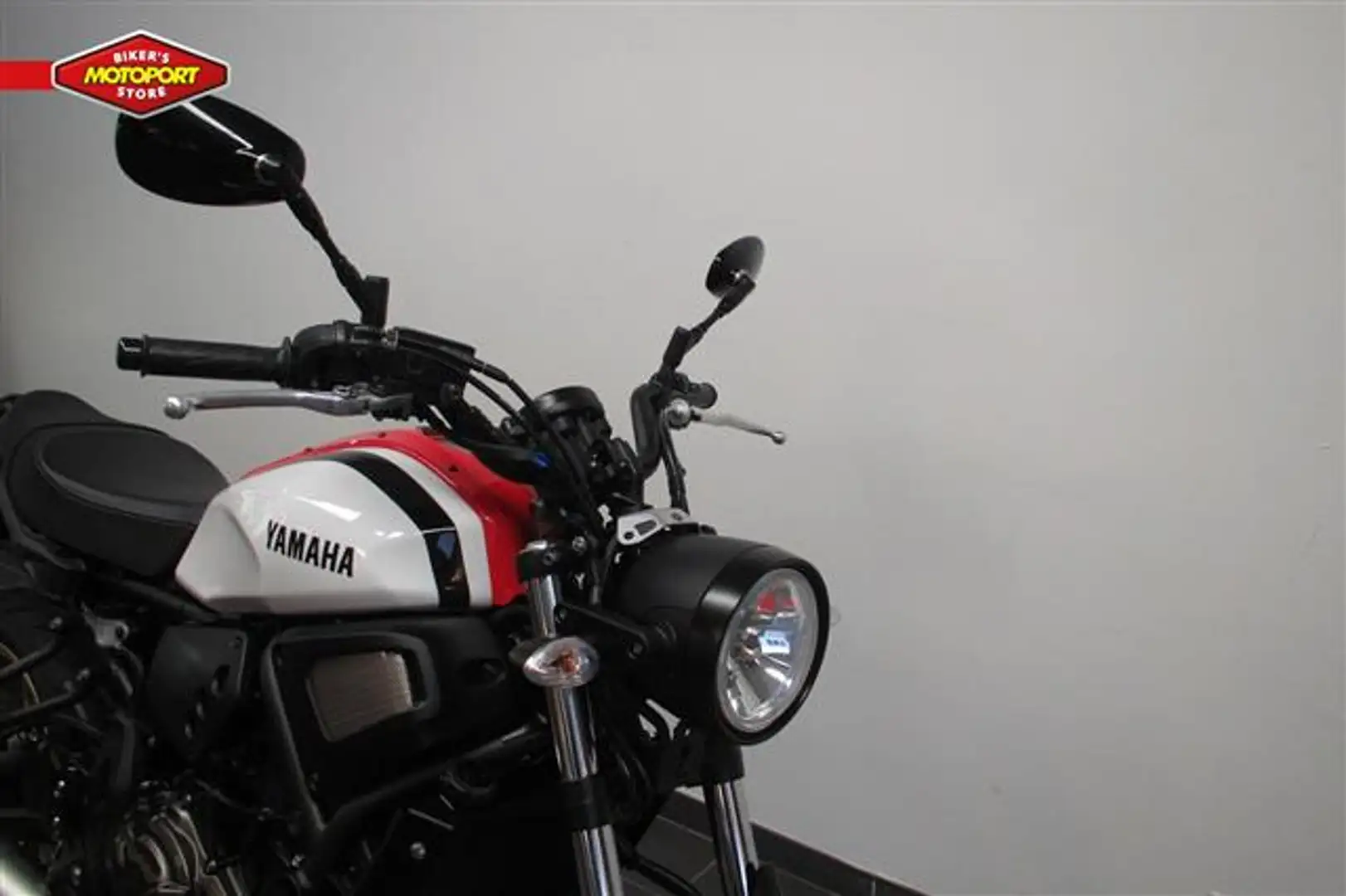 Yamaha XSR 700 Wit - 2