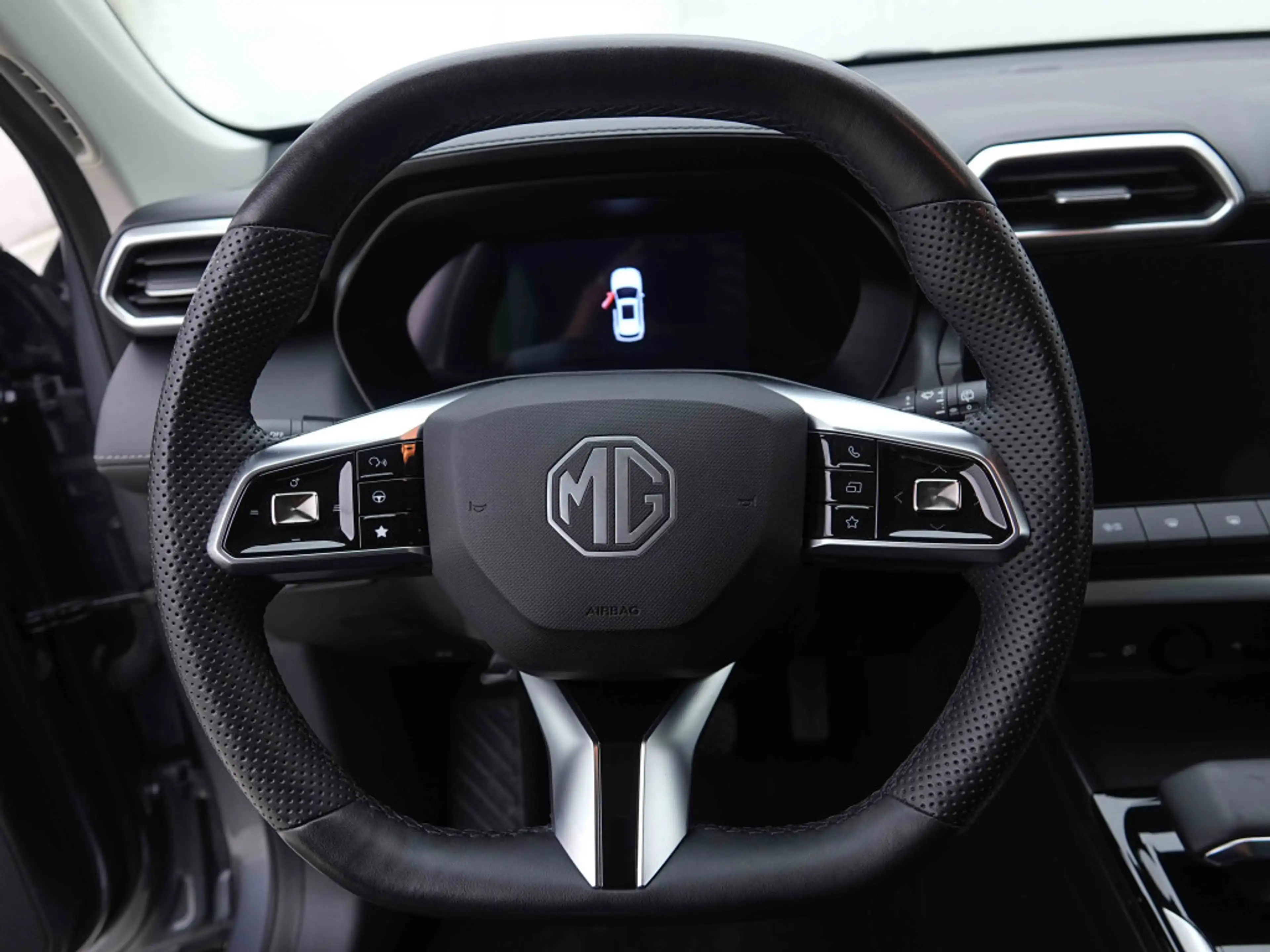 MG ZS Hybrid+ 194 AUT | Luxury | Leather | 360Cam | GPS | Heated Seats | ALU18 — photo 9